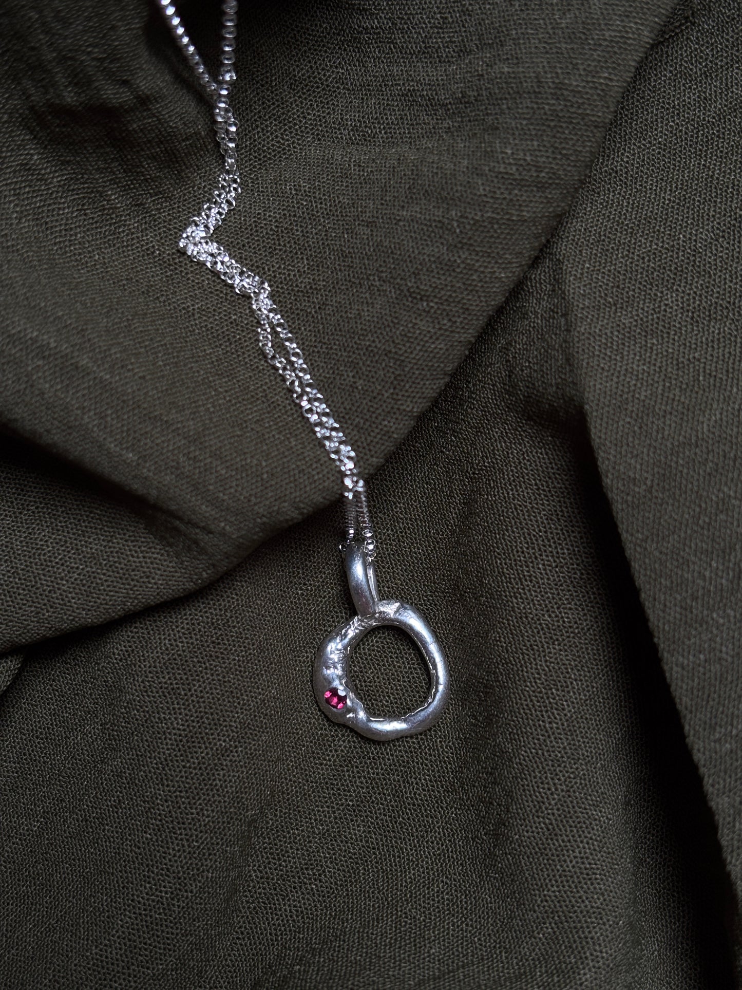 Molten pendant with garnet