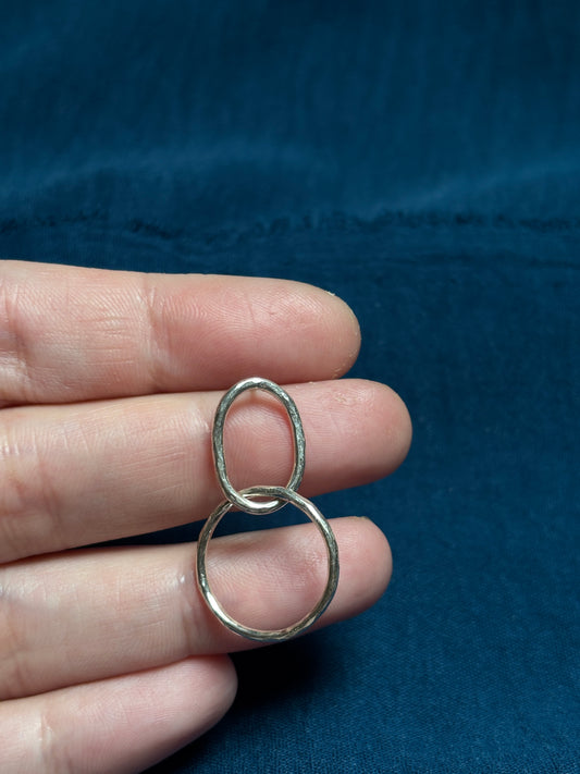 Linked hammered earrings