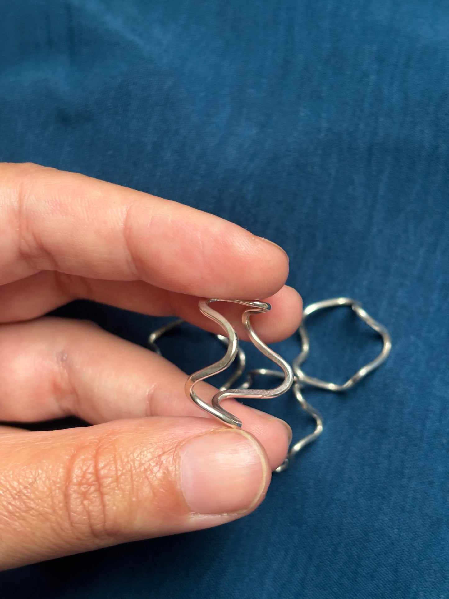 Flat wobbly ring