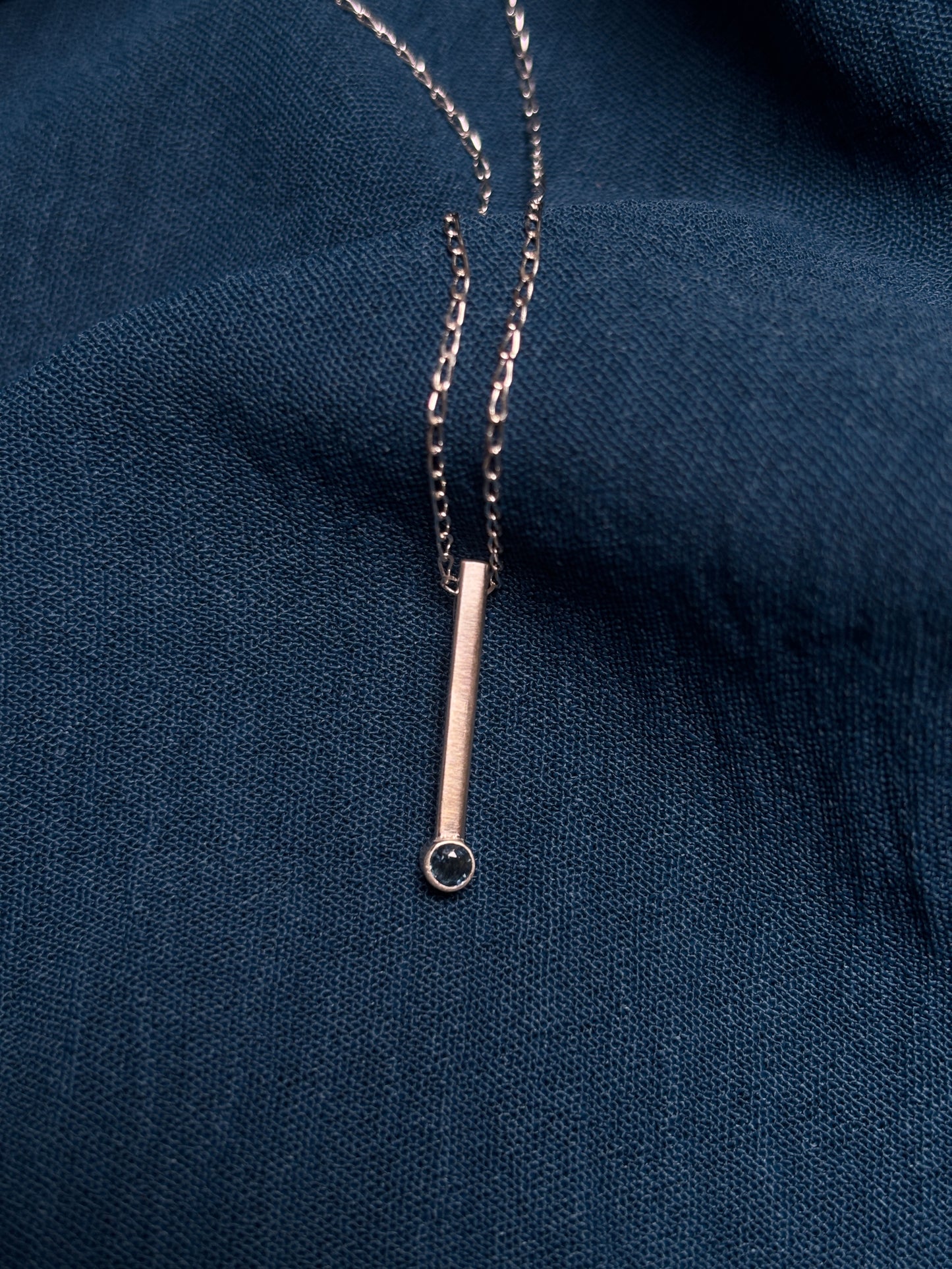 Blue sapphire pendant